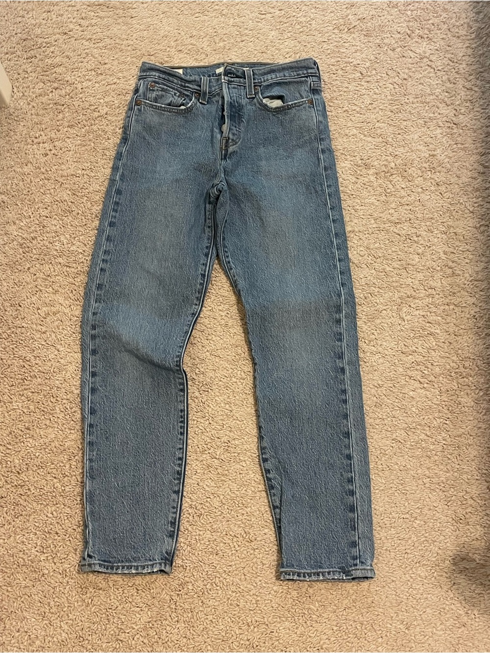 Levi Wedgie High-Rise Jeans size 26 very flattering and only worn a few times